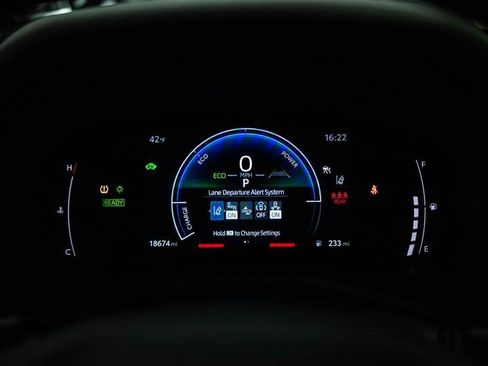 Used 2025 Toyota Camry SE w/ Multimedia Upgrade Package image 17