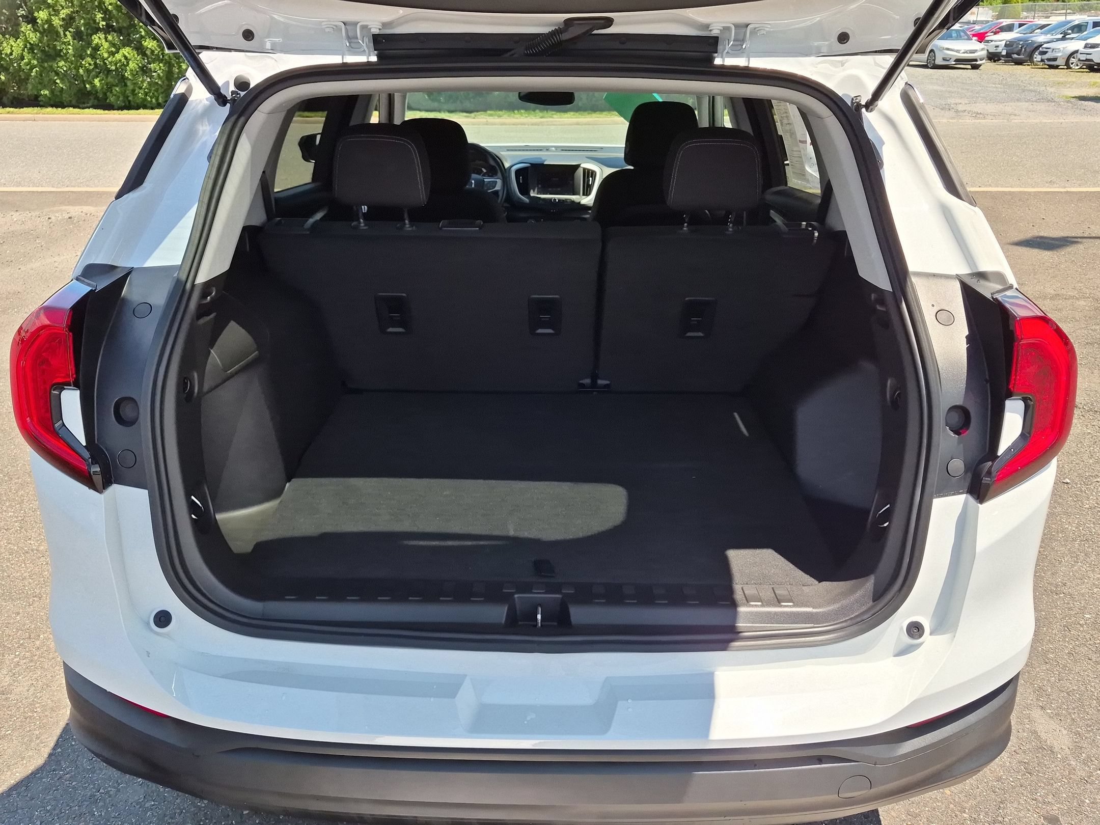 Certified 2023 GMC Terrain SLE FWD image 24