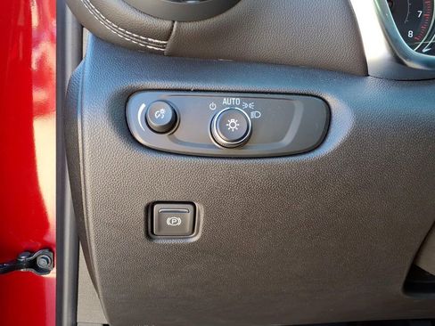 Used 2025 Chevrolet Blazer LT w/ Convenience Package image 29