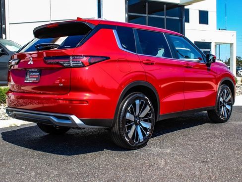 New 2025 Mitsubishi Outlander SE image 6