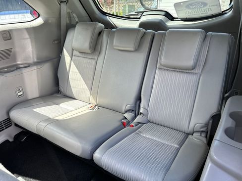 Used 2018 Toyota Highlander Plus FWD image 14