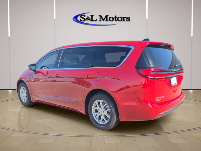 New 2026 Chrysler Pacifica Select FWD image 5
