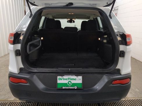 Used 2016 Jeep Cherokee Sport w/ Cold Weather Group AWD/4WD image 29