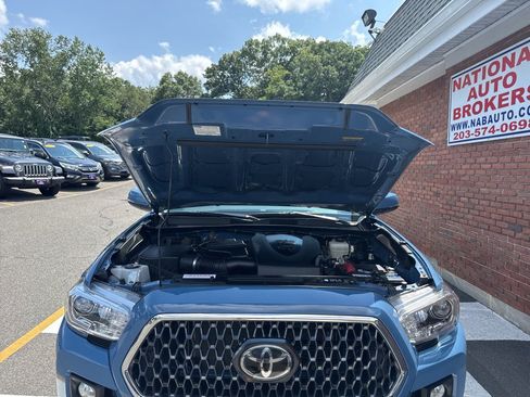 Used 2019 Toyota Tacoma TRD Off-Road AWD/4WD image 30