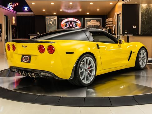 Used 2013 Chevrolet Corvette Z06 w/ 2LZ Preferred Equipment Group RWD image 12