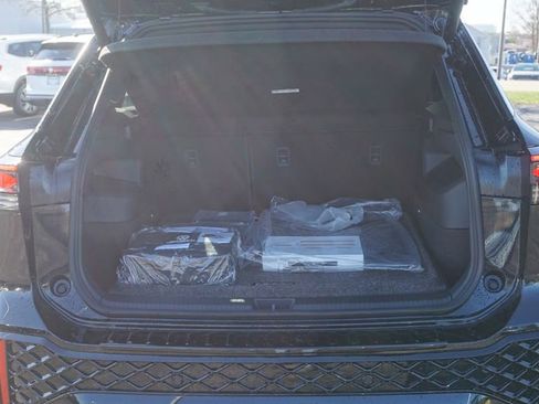 New 2026 Volkswagen Tiguan SEL R-Line AWD/4WD image 6