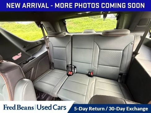 Used 2025 GMC Yukon AT4 w/ AT4 Premium Package AWD/4WD image 16