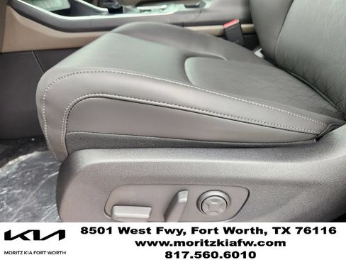 New 2026 Kia Carnival EX FWD image 17