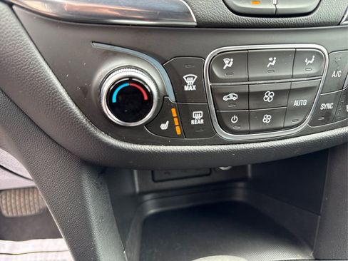 Used 2022 Chevrolet Equinox LT AWD/4WD image 33