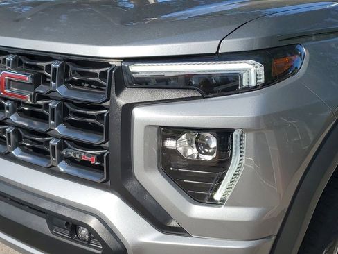 Certified 2025 GMC Canyon AT4 w/ Nightfall Edition AWD/4WD image 9