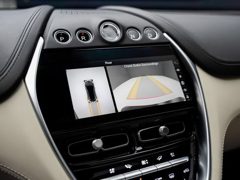 Used 2023 Aston Martin DBX AWD/4WD image 48