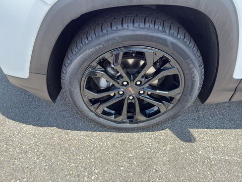 Used 2022 GMC Terrain SLT w/ Elevation Edition FWD image 4