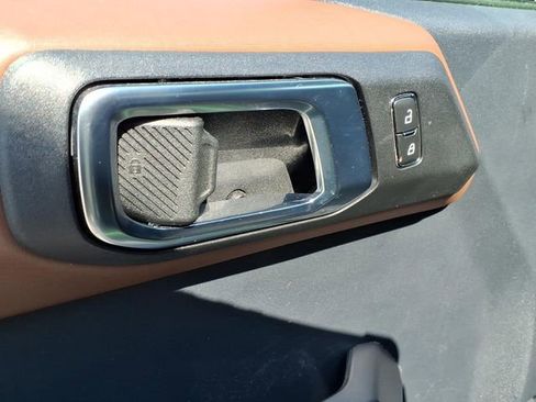 Used 2023 Ford Bronco Outer Banks AWD/4WD image 13