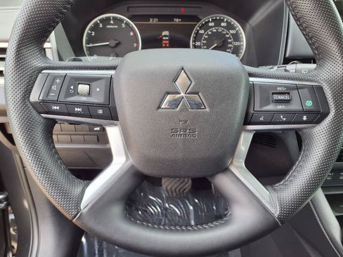 Used 2025 Mitsubishi Outlander SE AWD/4WD image 24