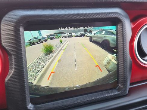 Used 2018 Jeep Wrangler Unlimited Rubicon AWD/4WD image 14