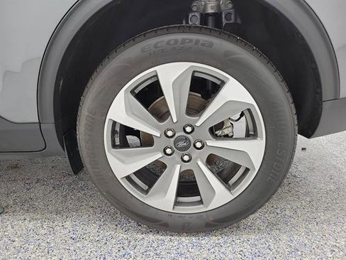 Certified 2025 Ford Escape Platinum image 4