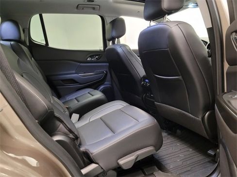 Used 2023 GMC Acadia SLT w/ Technology Package image 14