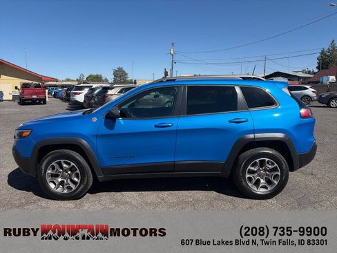 Used 2021 Jeep Cherokee Trailhawk AWD/4WD image 4