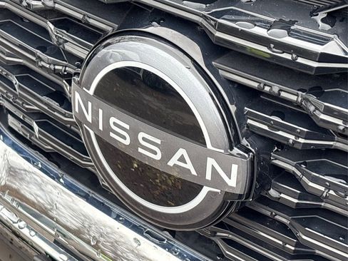 Used 2023 Nissan Rogue SV w/ SV Premium Package image 17