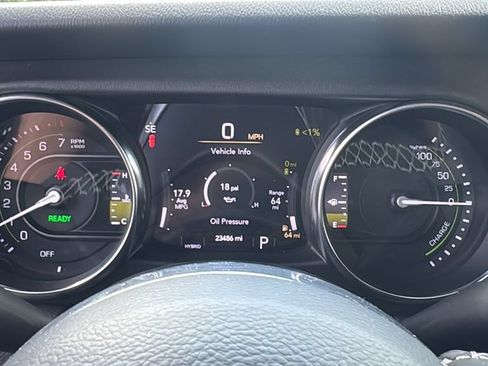 Used 2022 Jeep Wrangler Unlimited Sahara AWD/4WD image 16