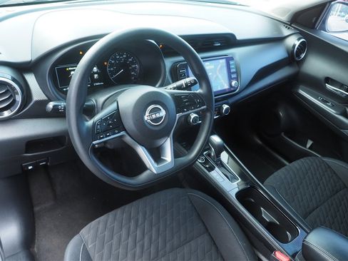 Used 2023 Nissan Kicks SV image 16