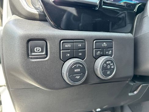 Used 2025 Chevrolet Silverado 1500 LT Trail Boss w/ Convenience Package II AWD/4WD image 20