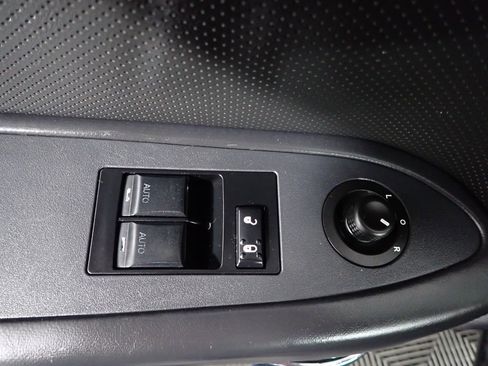 Used 2013 Dodge Challenger SXT Plus image 22