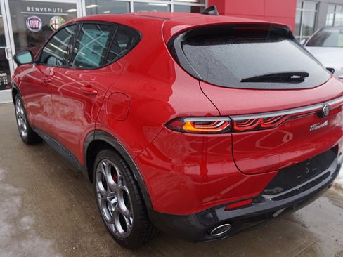 New 2024 Alfa Romeo Tonale Veloce image 13