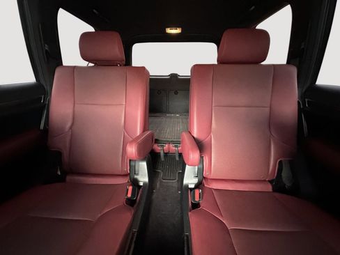 Used 2022 Lexus GX 460 Premium image 13