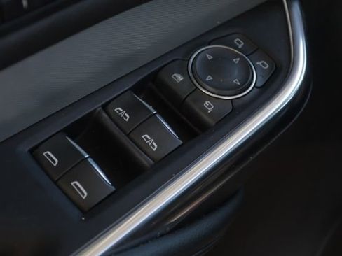 Used 2019 Cadillac XT4 Premium Luxury image 22