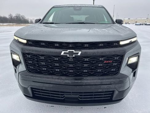 Used 2024 Chevrolet Traverse RS image 2