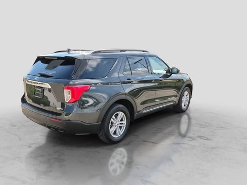 Used 2023 Ford Explorer XLT AWD/4WD image 8