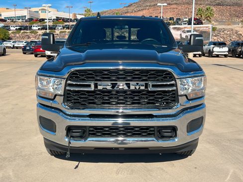 Used 2024 RAM 3500 Tradesman w/ Chrome Appearance Group AWD/4WD image 9
