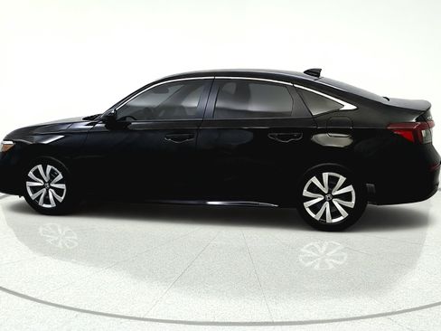 Used 2025 Honda Civic LX image 4