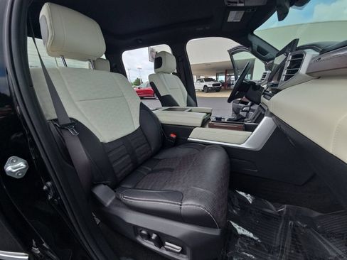 Used 2022 Toyota Tundra Capstone AWD/4WD image 25