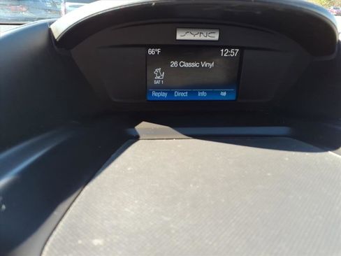 Used 2017 Ford Escape SE image 15