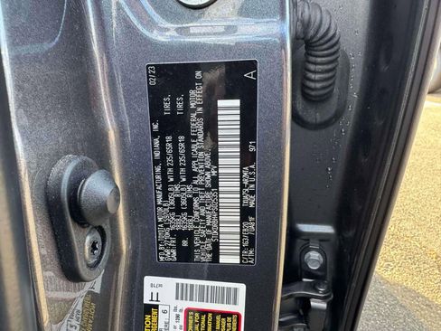 Used 2023 Toyota Highlander XLE image 10