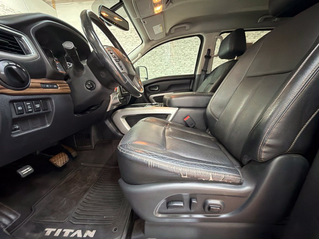 Used 2019 Nissan Titan SL w/ Chrome Package AWD/4WD image 25