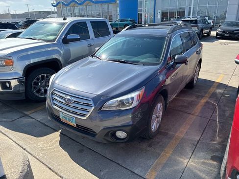 Used 2017 Subaru Outback 2.5i Premium image 5