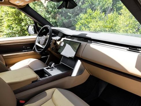 New 2026 Land Rover Range Rover Long Wheelbase SE AWD/4WD image 19