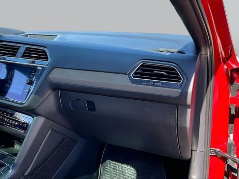 Used 2024 Volkswagen Tiguan SE R-Line w/ MDO Package, Three-Row FWD image 19