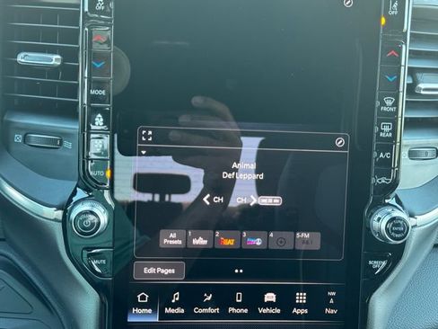New 2026 RAM 2500 Laramie AWD/4WD image 29