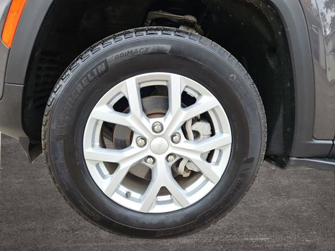 Used 2023 Jeep Grand Cherokee Limited image 33