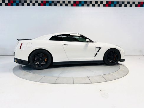 Used 2014 Nissan GT-R Black Edition AWD/4WD image 31