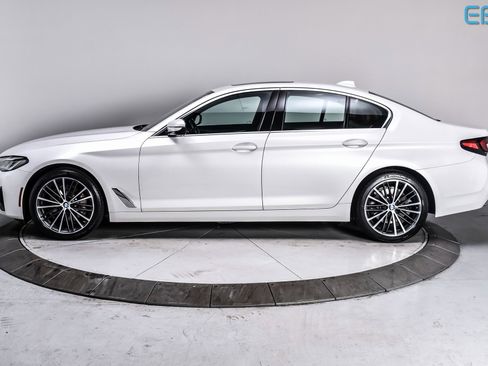 Used 2022 BMW 530i xDrive w/ Convenience Package image 3