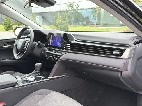 Used 2025 Toyota Camry LE FWD image 18