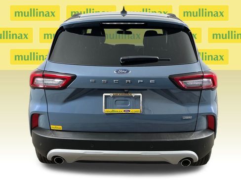 Certified 2024 Ford Escape SE image 9