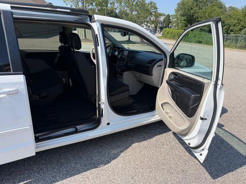 Used 2017 Dodge Grand Caravan SE w/ Power Window Group FWD image 21