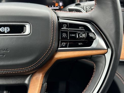 Used 2023 Jeep Grand Cherokee Summit image 8