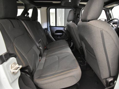 Used 2024 Jeep Wrangler Unlimited AWD/4WD image 24